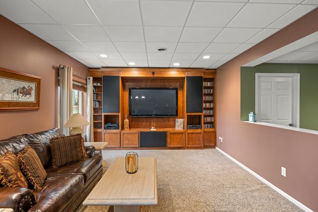 8761 River Run Drive, White Lake Twp, MI 48386