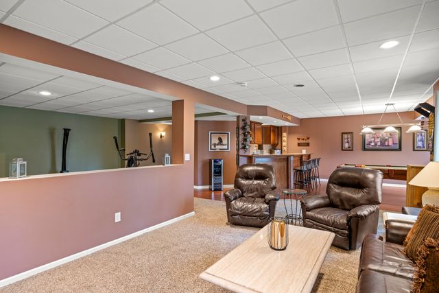 8761 River Run Drive, White Lake Twp, MI 48386