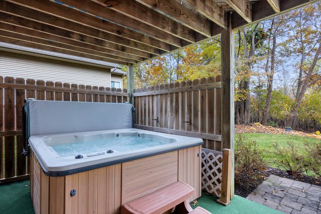 8761 River Run Drive, White Lake Twp, MI 48386