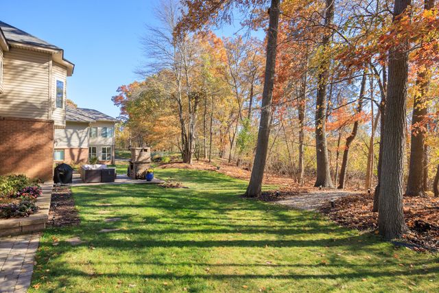 8761 River Run Drive, White Lake Twp, MI 48386