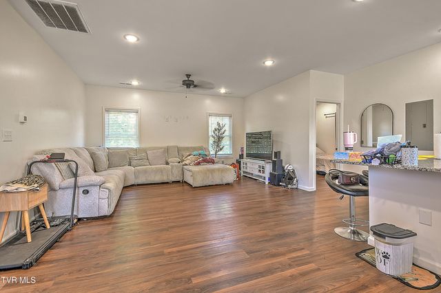 216 Mckinley Church Road, Johnson City, TN 37604