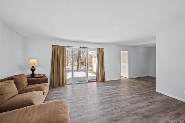 68 Crystal Beach Boulevard, Moriches, NY 11955