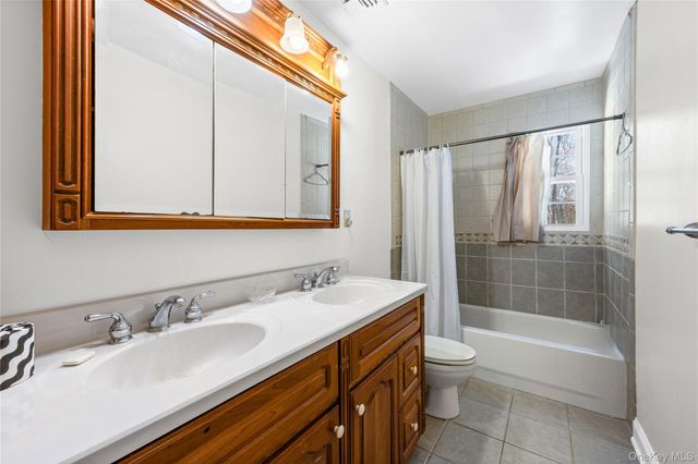 68 Crystal Beach Boulevard, Moriches, NY 11955