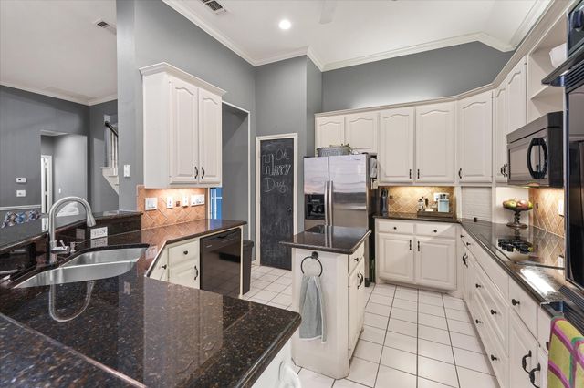 5923 La Cumbre Drive, Mckinney, TX 75072