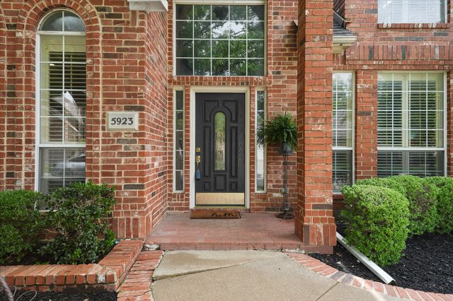 5923 La Cumbre Drive, Mckinney, TX 75072