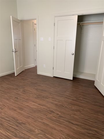 3240 Sandage Avenue, Fort Worth, TX 76109