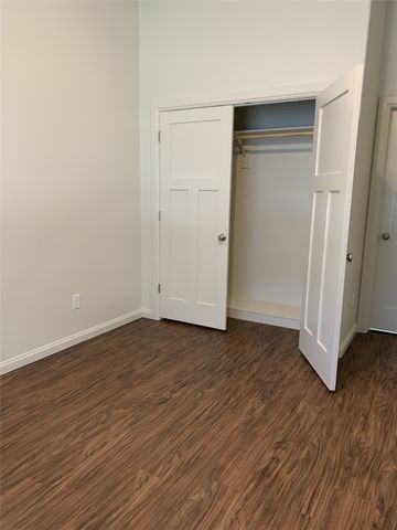 3240 Sandage Avenue, Fort Worth, TX 76109