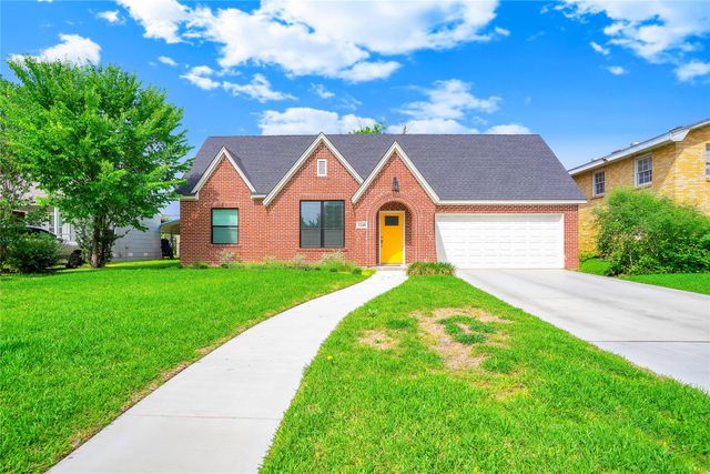 3240 Sandage Avenue, Fort Worth, TX 76109