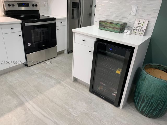 100 Golden Isles Dr 409, Hallandale Beach, FL 33009