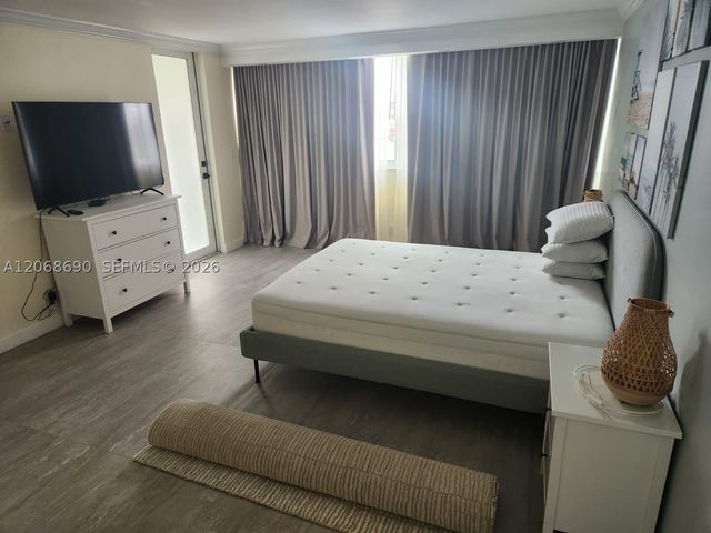 100 Golden Isles Dr 409, Hallandale Beach, FL 33009