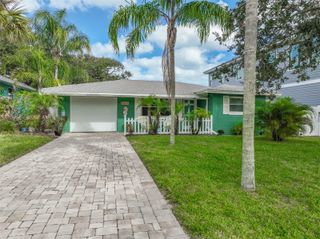 210 LINCOLN AVENUE, New Smyrna Beach, FL 32169