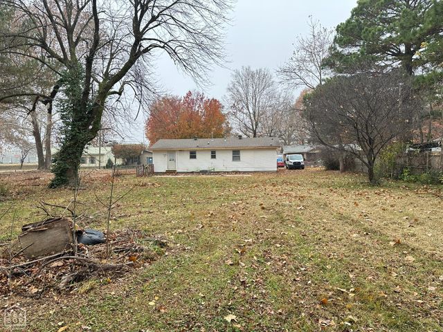 811 Rector, Paragould, AR 72450