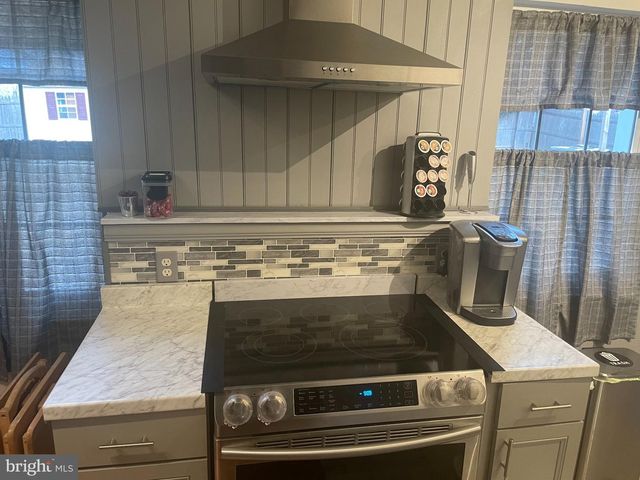 15 RIEVE AVE, New Castle, DE 19720