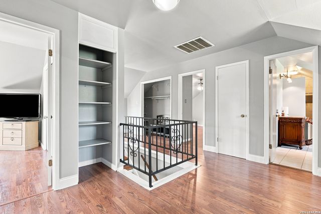 9658 S FOSTER RD, San Antonio, TX 78222