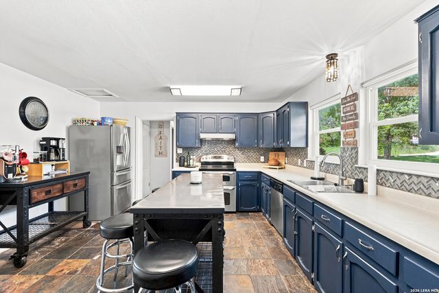 9658 S FOSTER RD, San Antonio, TX 78222