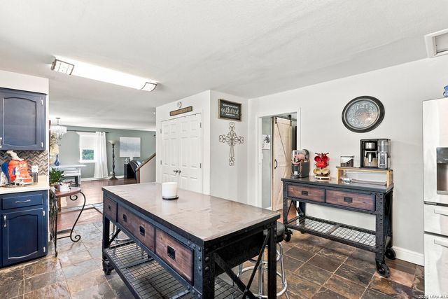 9658 S FOSTER RD, San Antonio, TX 78222