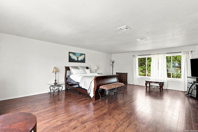 9658 S FOSTER RD, San Antonio, TX 78222