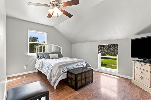 9658 S FOSTER RD, San Antonio, TX 78222