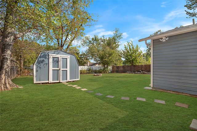 7241 Van Natta Lane, Fort Worth, TX 76112