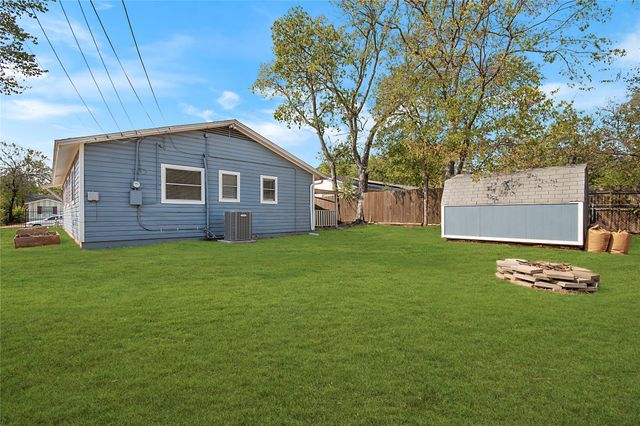 7241 Van Natta Lane, Fort Worth, TX 76112
