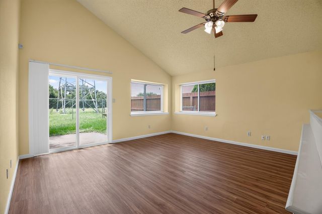 12046 N Fairhollow Lane, Houston, TX 77043