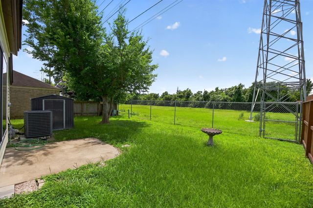 12046 N Fairhollow Lane, Houston, TX 77043