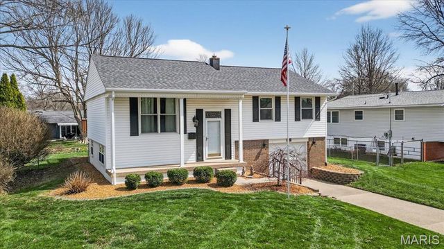 202 Whitehall Drive, O'fallon, IL 62269