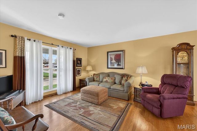 202 Whitehall Drive, O'fallon, IL 62269