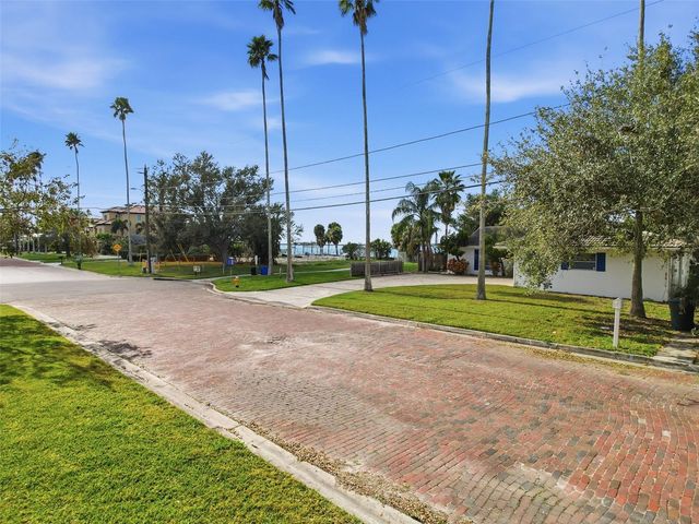 1600 SANTA BARBARA DRIVE, Dunedin, FL 34698