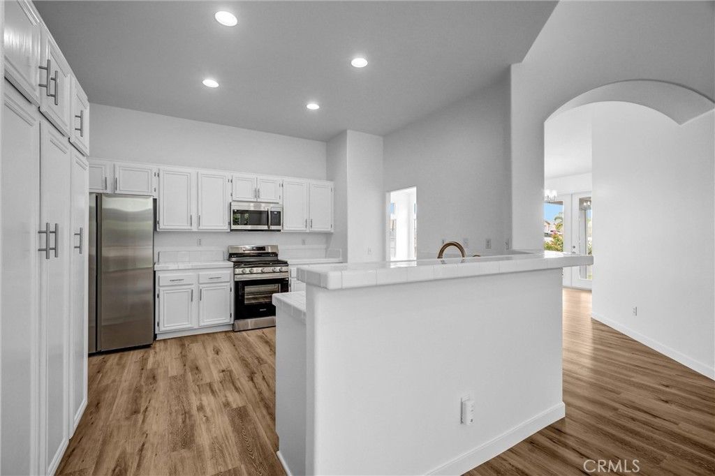 Image 14 of property listing at 736 Rembrandt, Corona, CA 92882