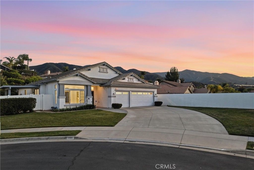 Image 2 of property listing at 736 Rembrandt, Corona, CA 92882