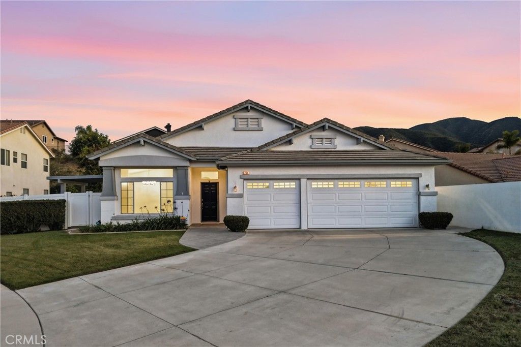 Image 4 of property listing at 736 Rembrandt, Corona, CA 92882