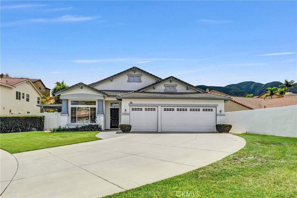 Image 5 of property listing at 736 Rembrandt, Corona, CA 92882