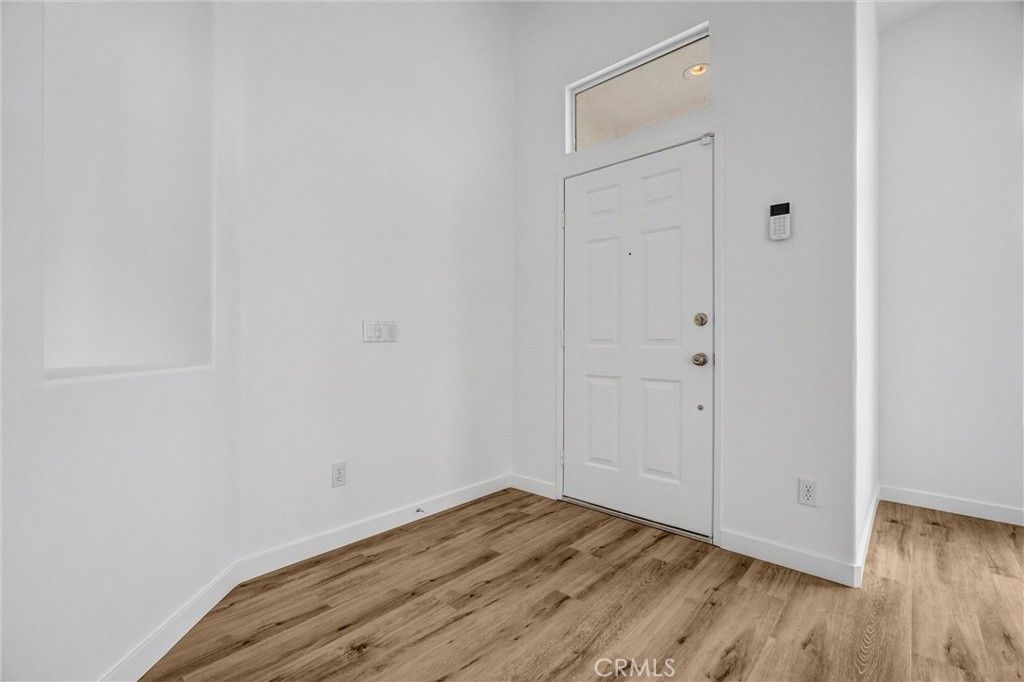 Image 8 of property listing at 736 Rembrandt, Corona, CA 92882