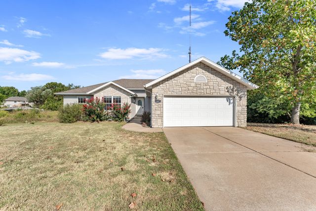 1407 Raspberry Court, Nixa, MO 65714