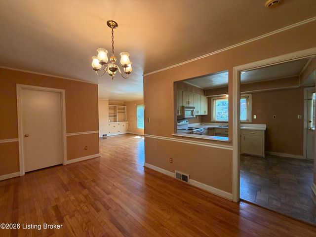 418 N 2nd St, Bardstown, KY 40004