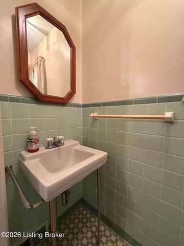 418 N 2nd St, Bardstown, KY 40004