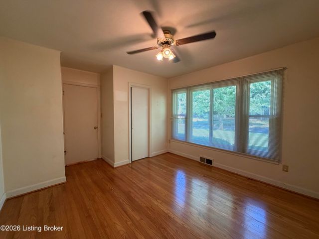 418 N 2nd St, Bardstown, KY 40004