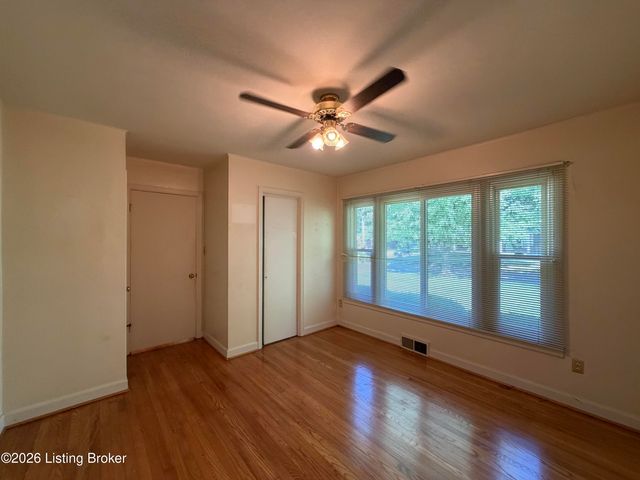 418 N 2nd St, Bardstown, KY 40004