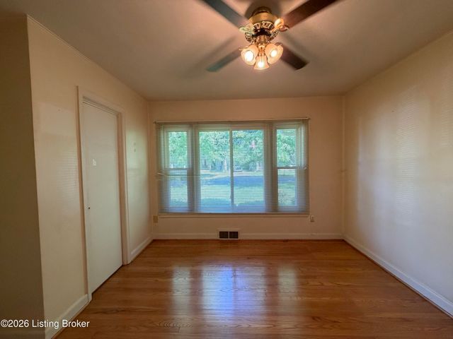 418 N 2nd St, Bardstown, KY 40004