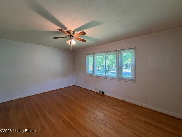 418 N 2nd St, Bardstown, KY 40004