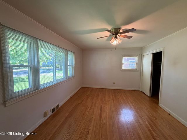 418 N 2nd St, Bardstown, KY 40004