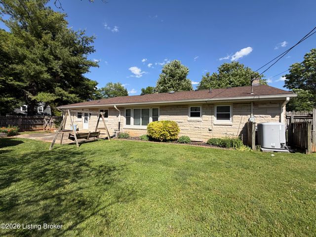418 N 2nd St, Bardstown, KY 40004
