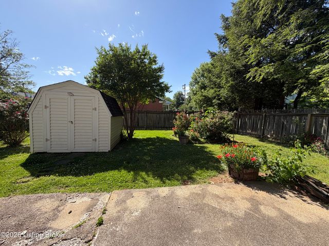 418 N 2nd St, Bardstown, KY 40004
