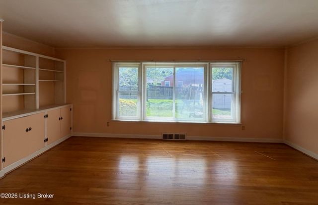 418 N 2nd St, Bardstown, KY 40004