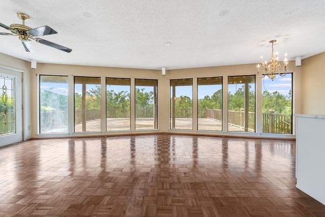 318 Oakridge Cemetery Road, Defuniak Springs, FL 32435