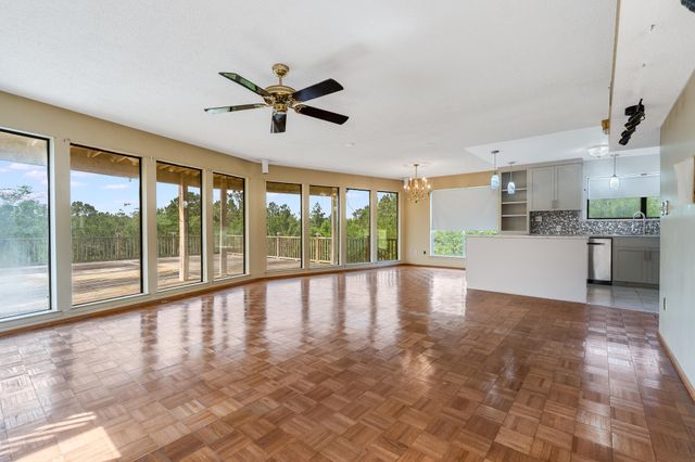 318 Oakridge Cemetery Road, Defuniak Springs, FL 32435