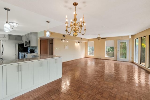 318 Oakridge Cemetery Road, Defuniak Springs, FL 32435