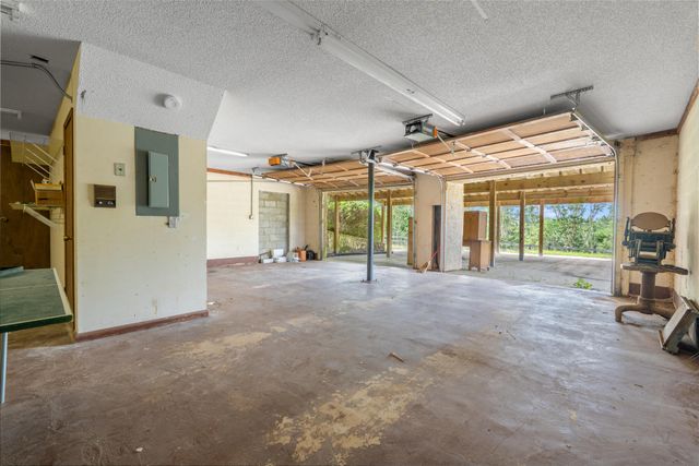 318 Oakridge Cemetery Road, Defuniak Springs, FL 32435