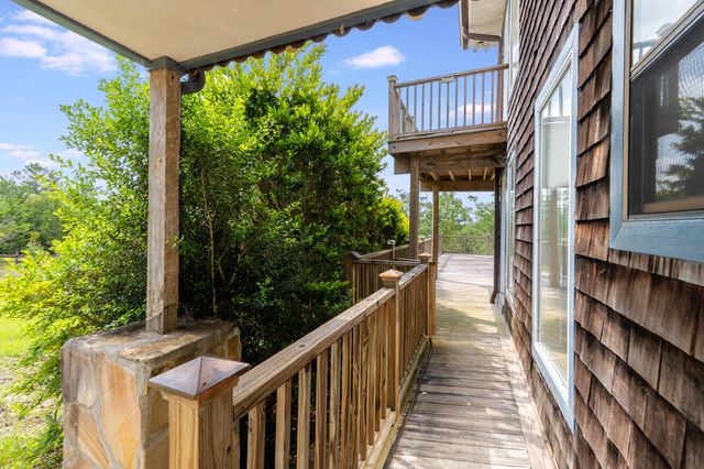 318 Oakridge Cemetery Road, Defuniak Springs, FL 32435
